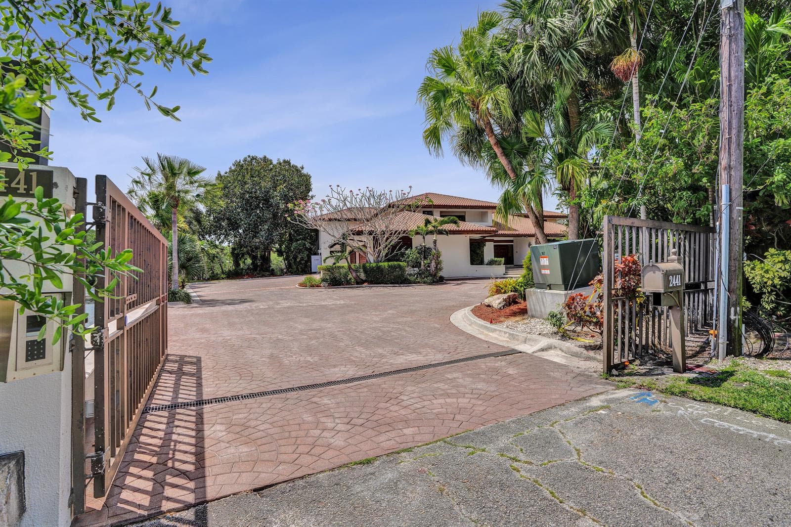 2441 SW 28th Avenue 5