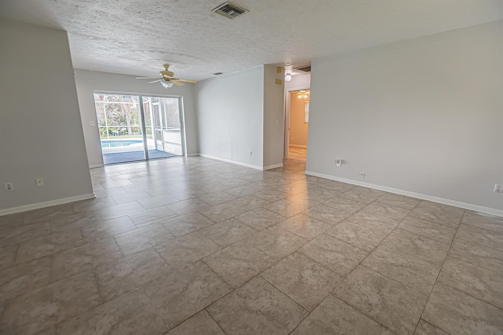 417 SE Verada Avenue 4