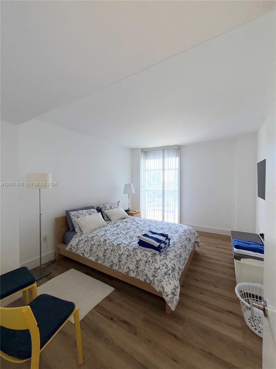 3701 Country Club Dr 607 photo 18