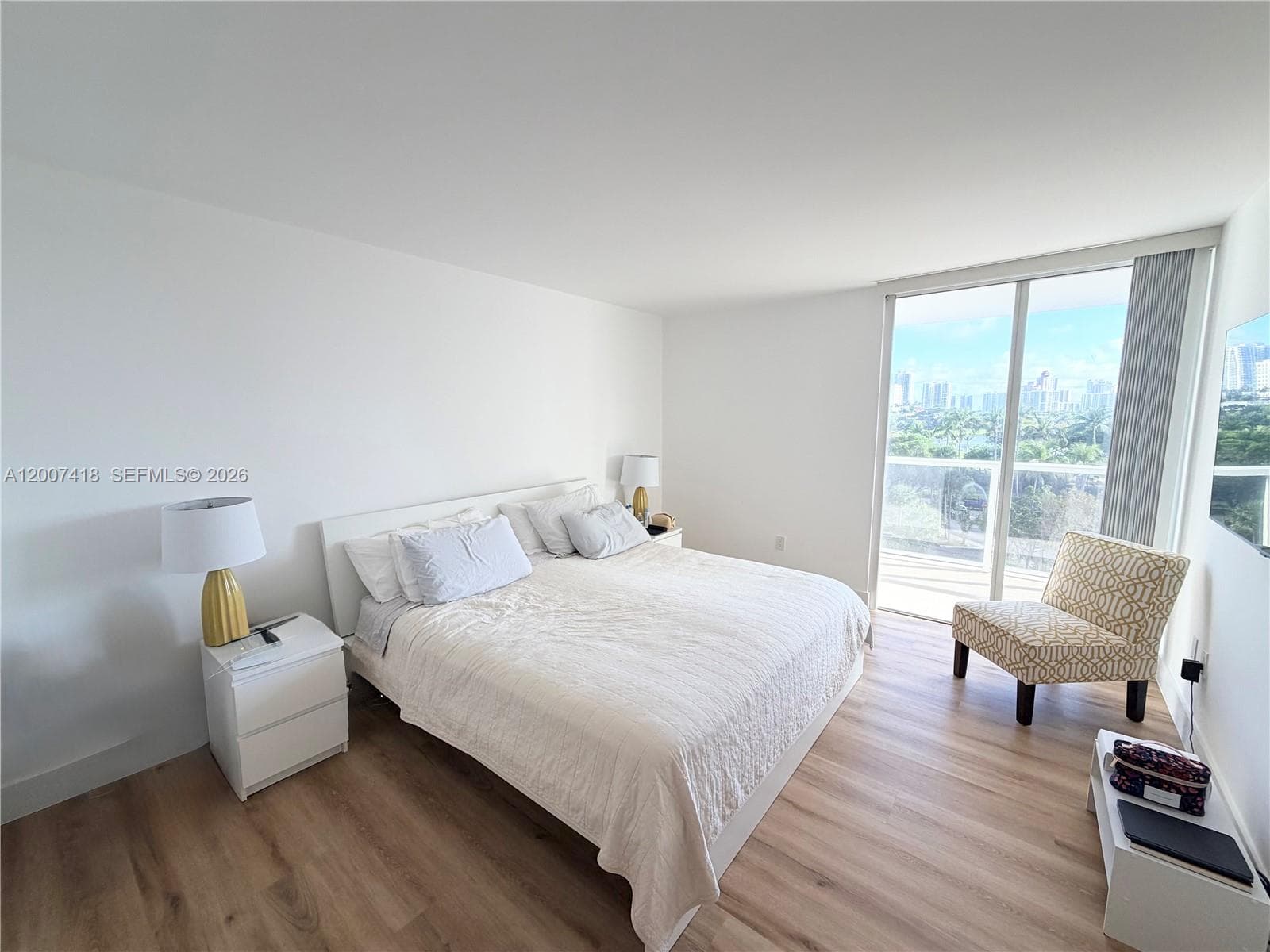 3701 Country Club Dr 607 photo 15