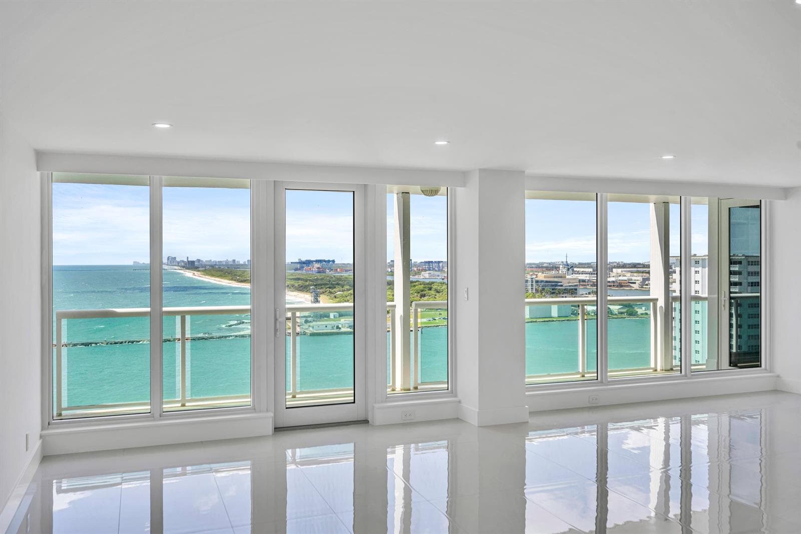 2100 S Ocean Lane 1608 photo 3