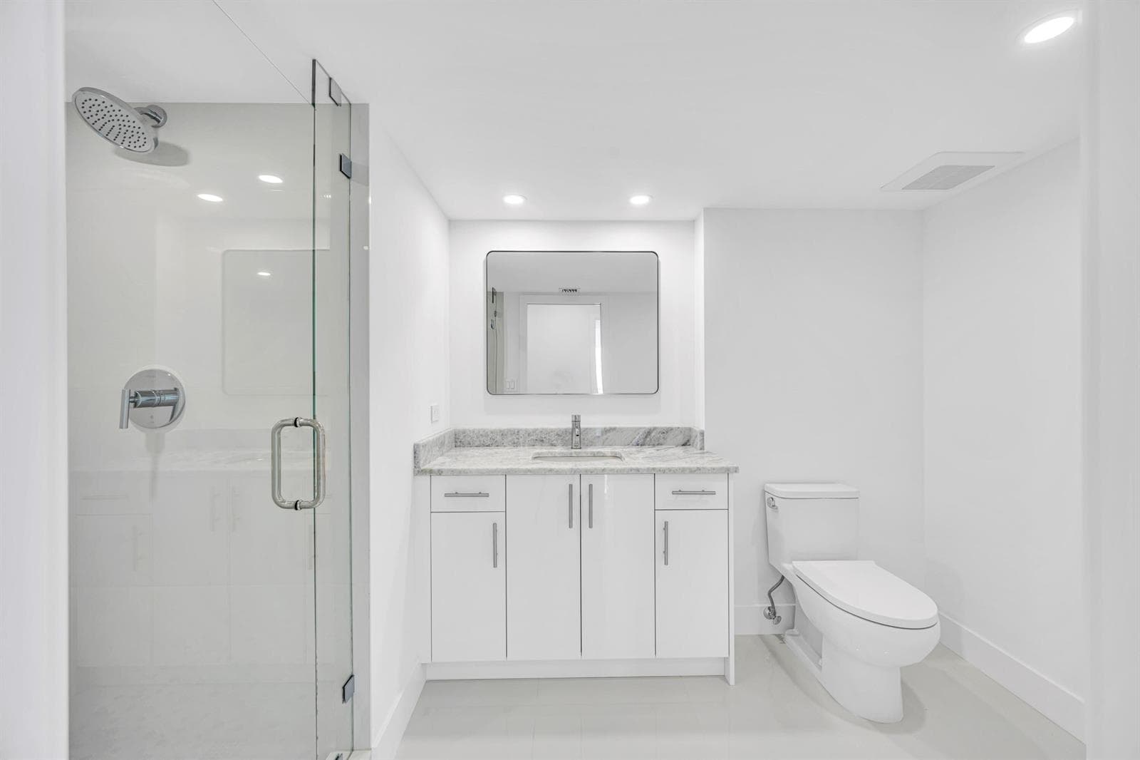 2100 S Ocean Lane 1608 photo 24