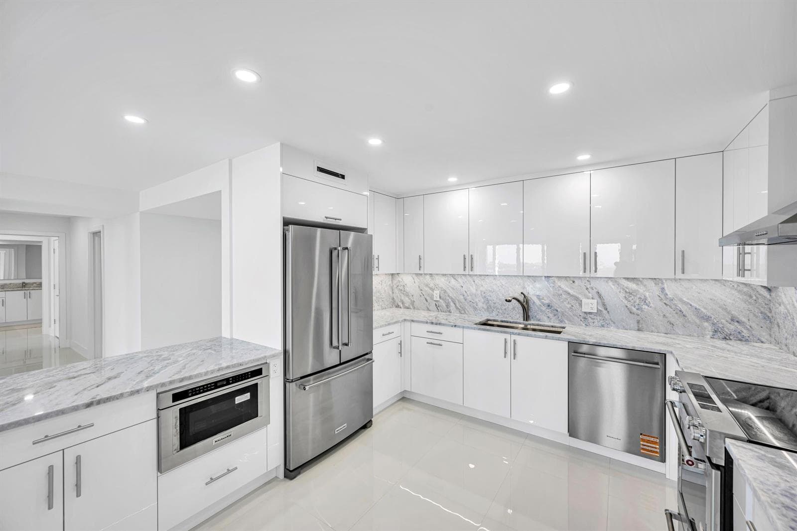 2100 S Ocean Lane 1608 photo 10