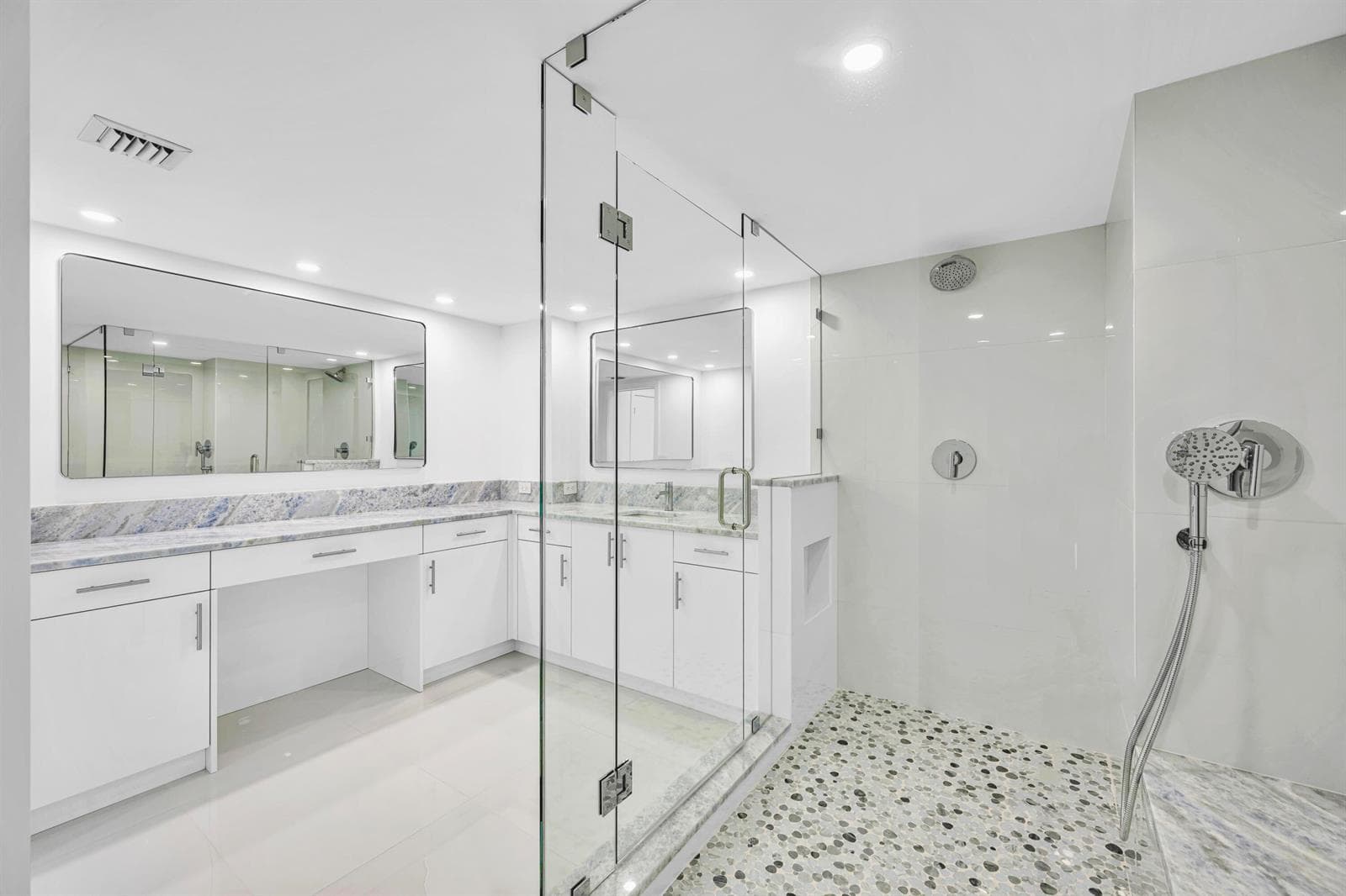 2100 S Ocean Lane 1608 photo 19