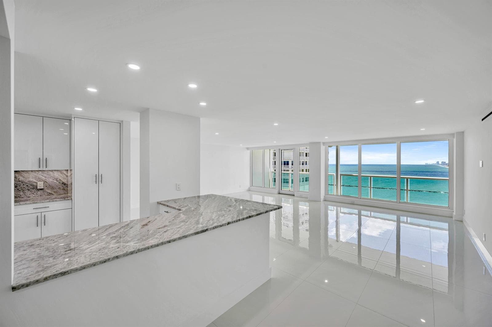 2100 S Ocean Lane 1608 photo 4