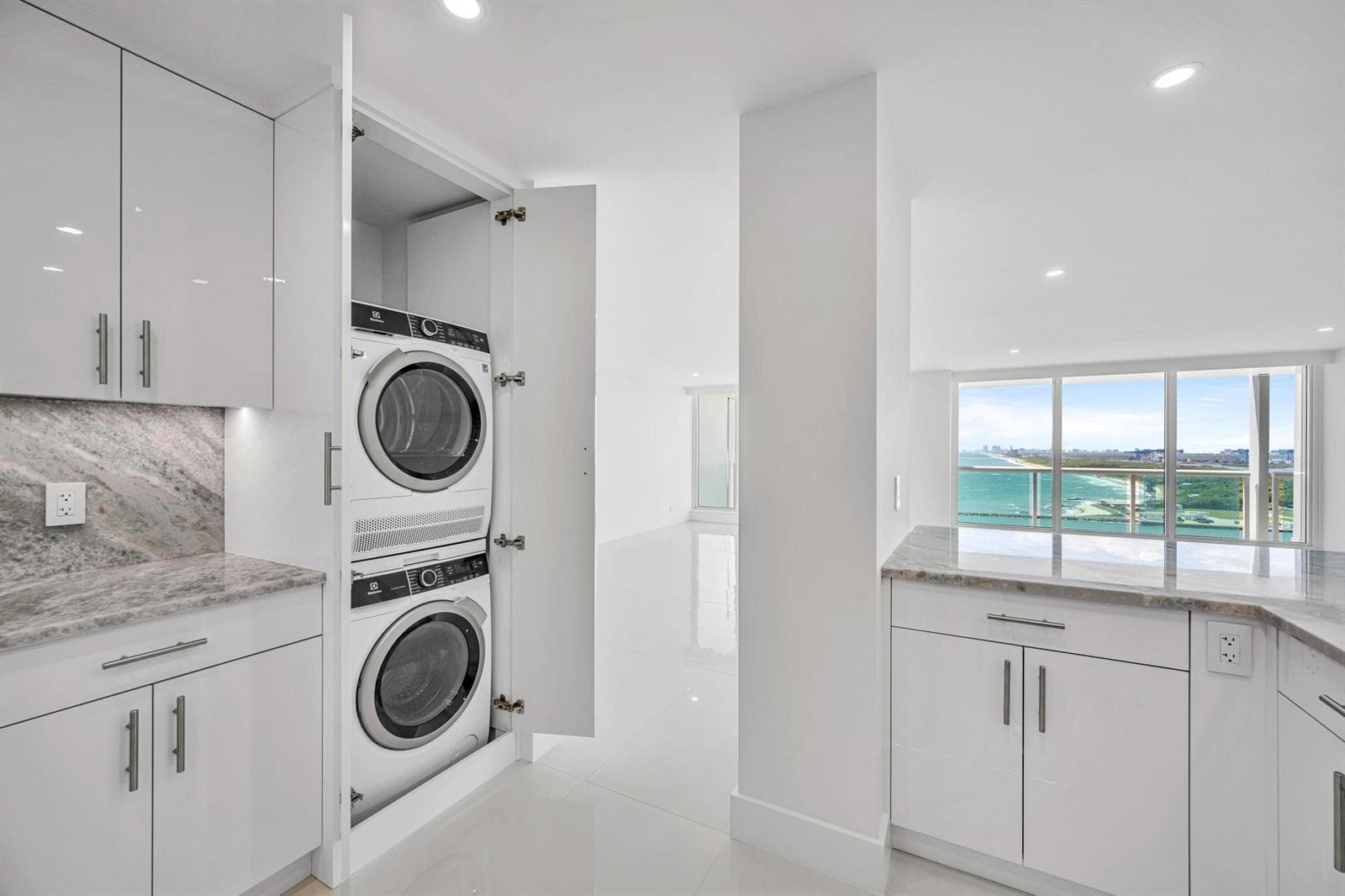 2100 S Ocean Lane 1608 photo 25