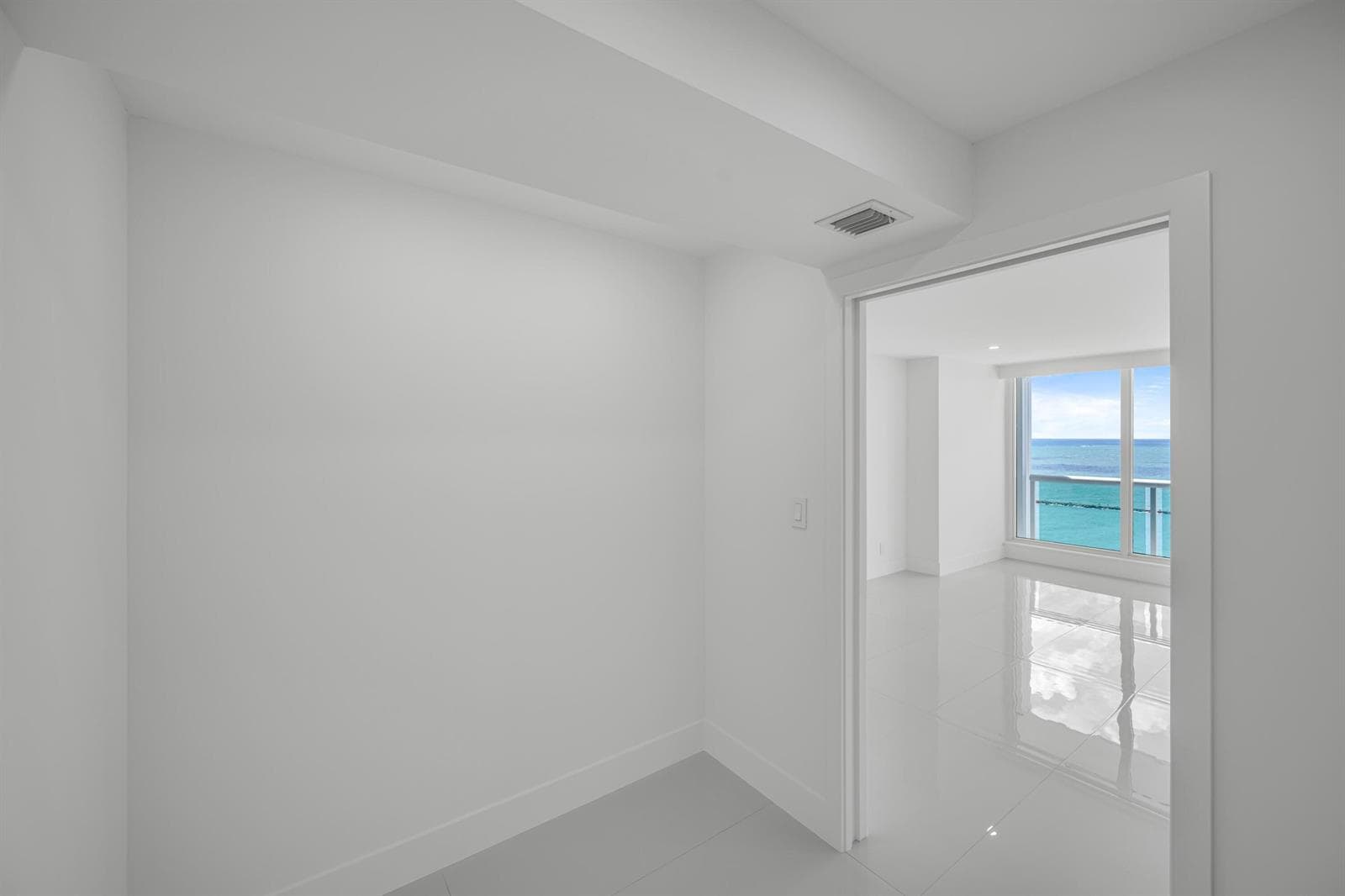 2100 S Ocean Lane 1608 photo 21