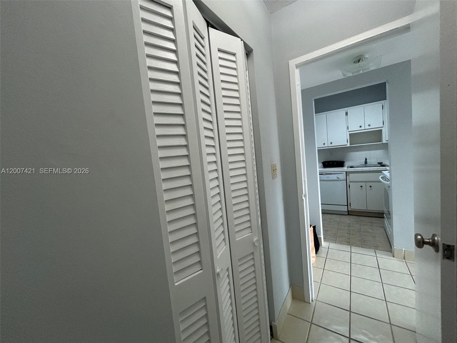 2899 Collins Ave 1040 photo 13