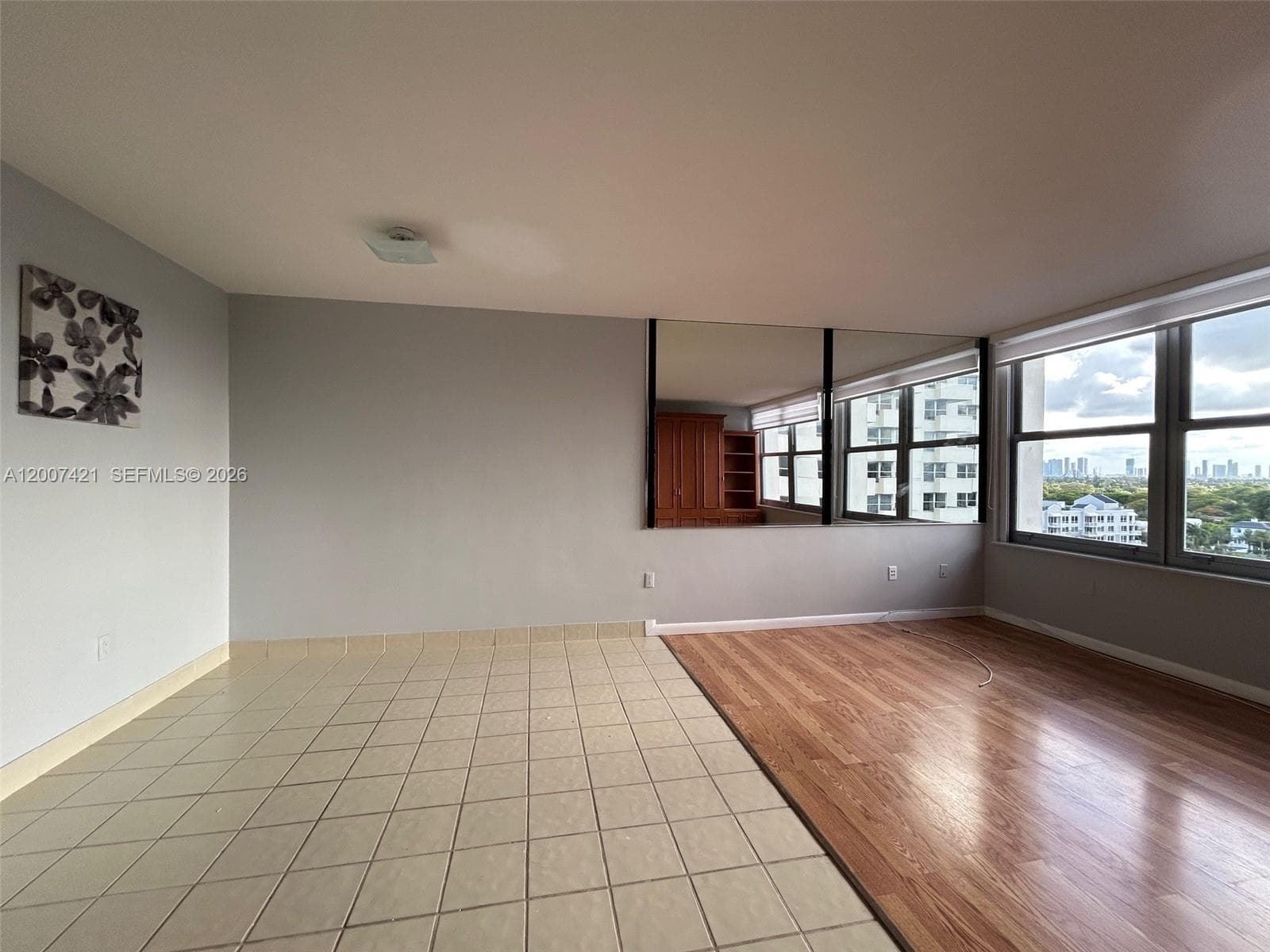 2899 Collins Ave 1040 photo 5