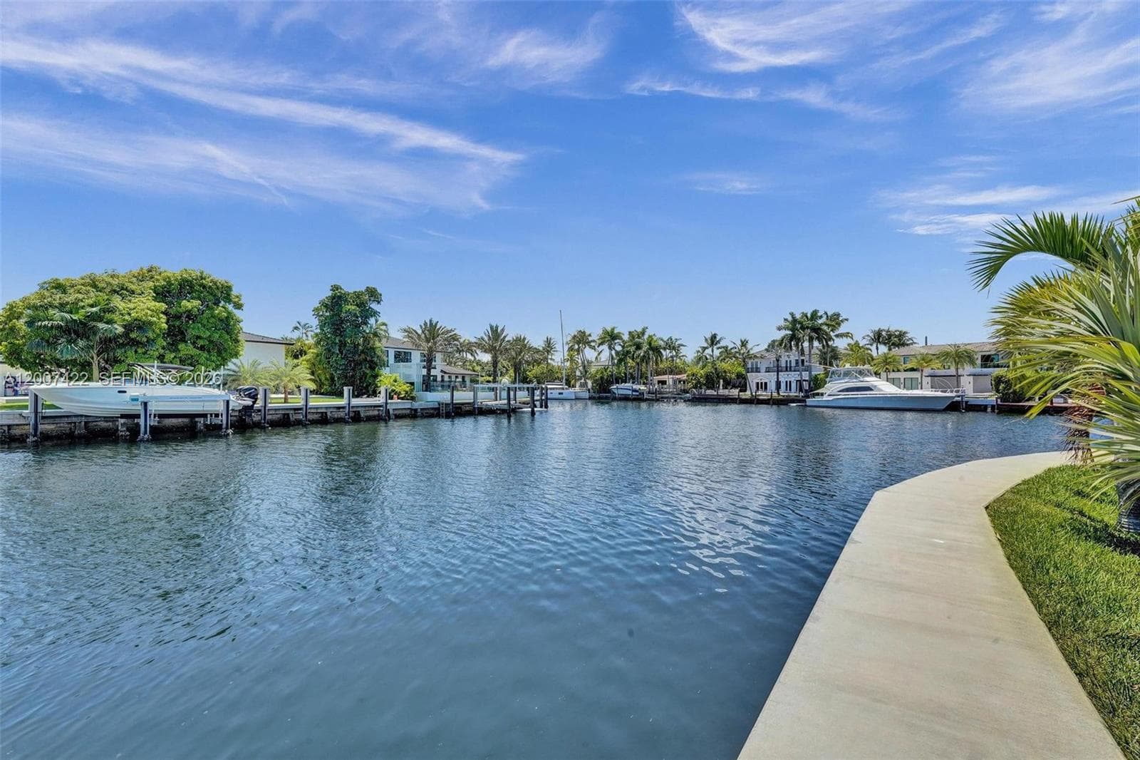 455 Paradise Isle Blvd 104 photo 2