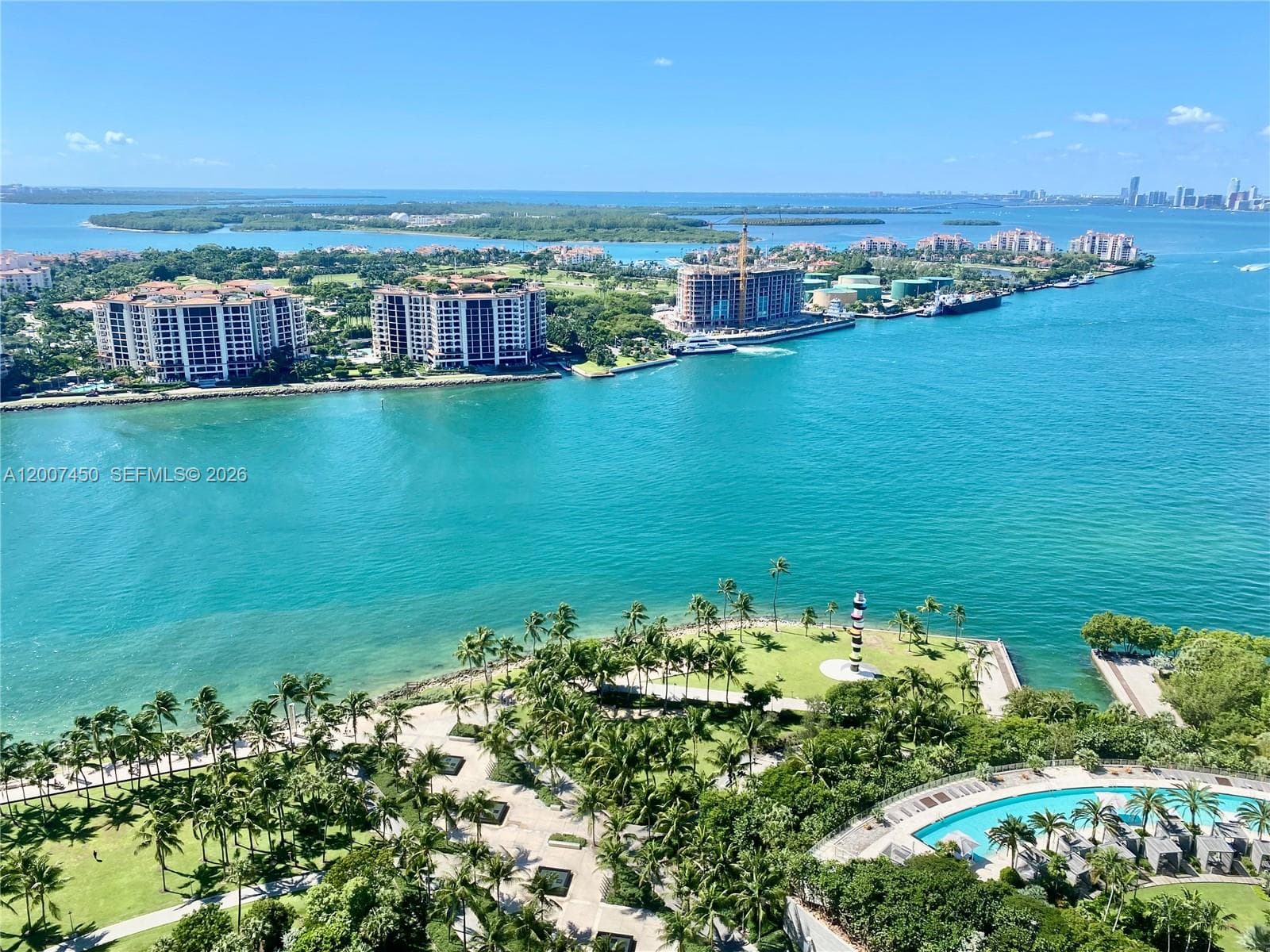 300 Pointe Dr 3204 photo 2