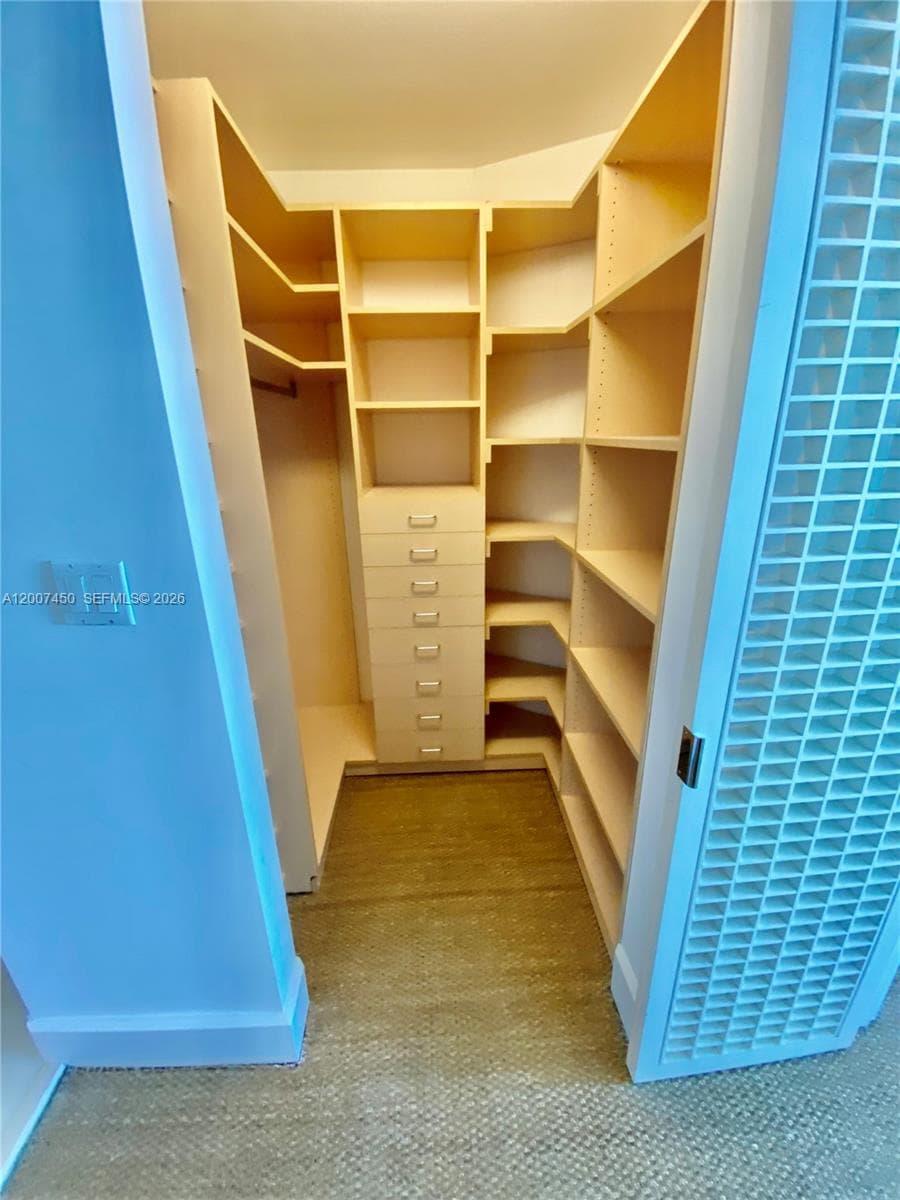 300 Pointe Dr 3204 photo 16