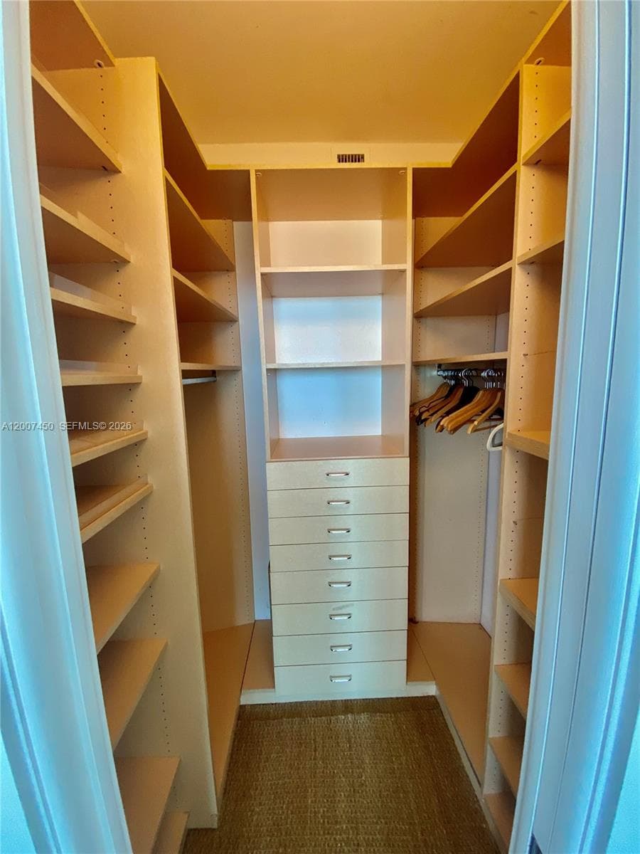 300 Pointe Dr 3204 photo 22