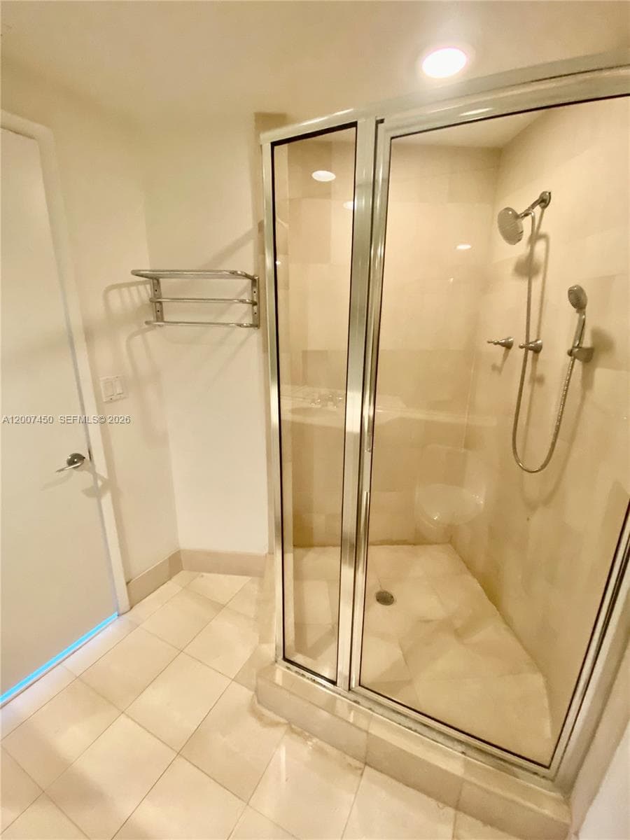 300 Pointe Dr 3204 photo 24