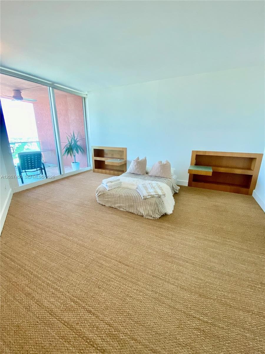 300 Pointe Dr 3204 photo 14