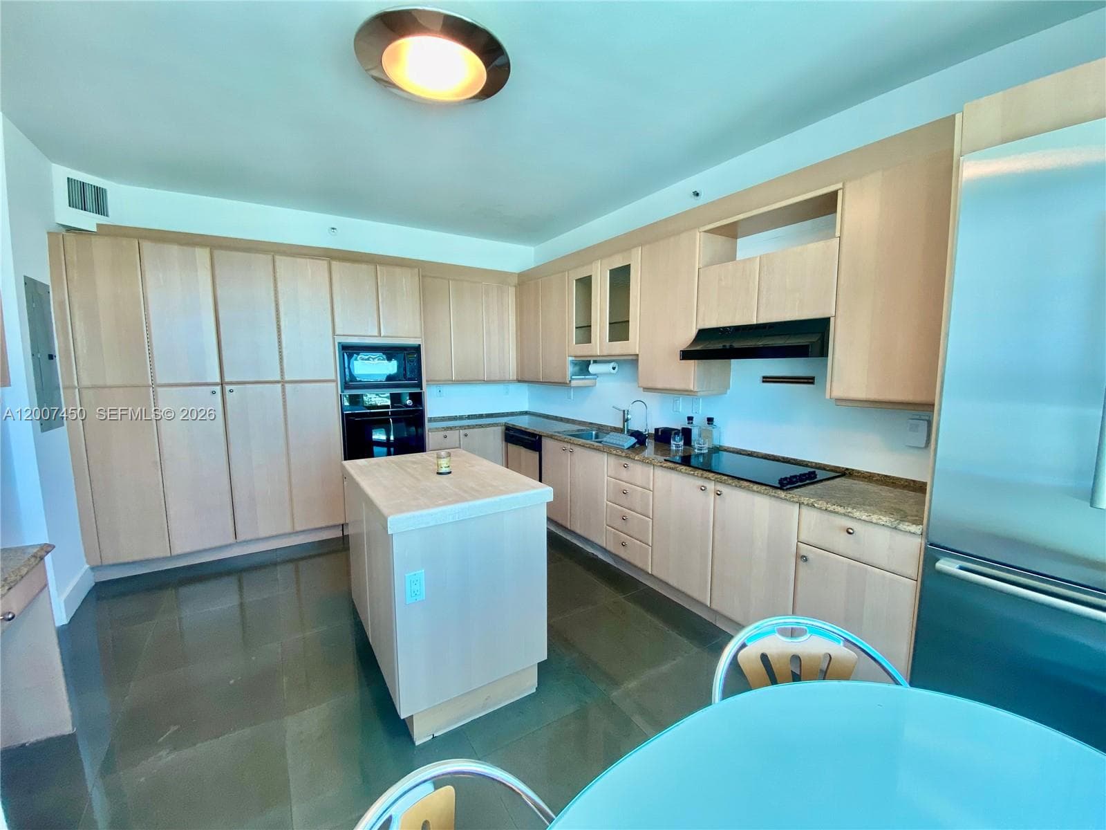 300 Pointe Dr 3204 photo 4