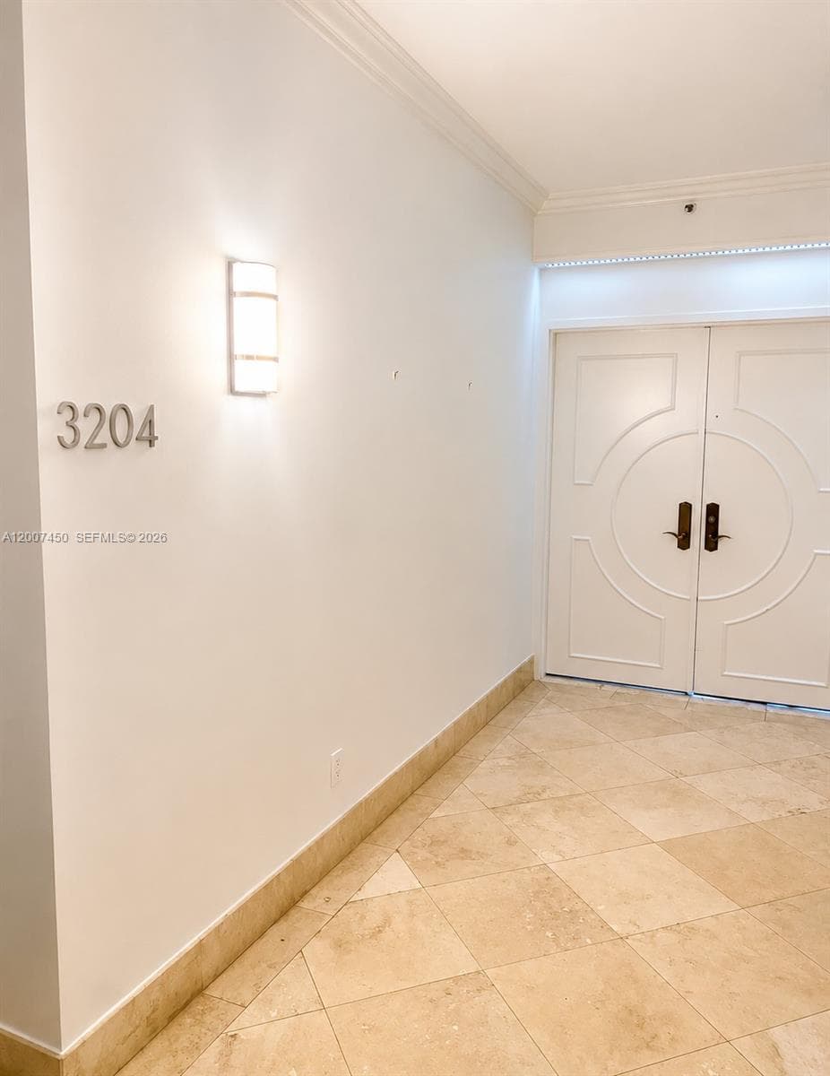 300 S Pointe Dr 3204 photo 21