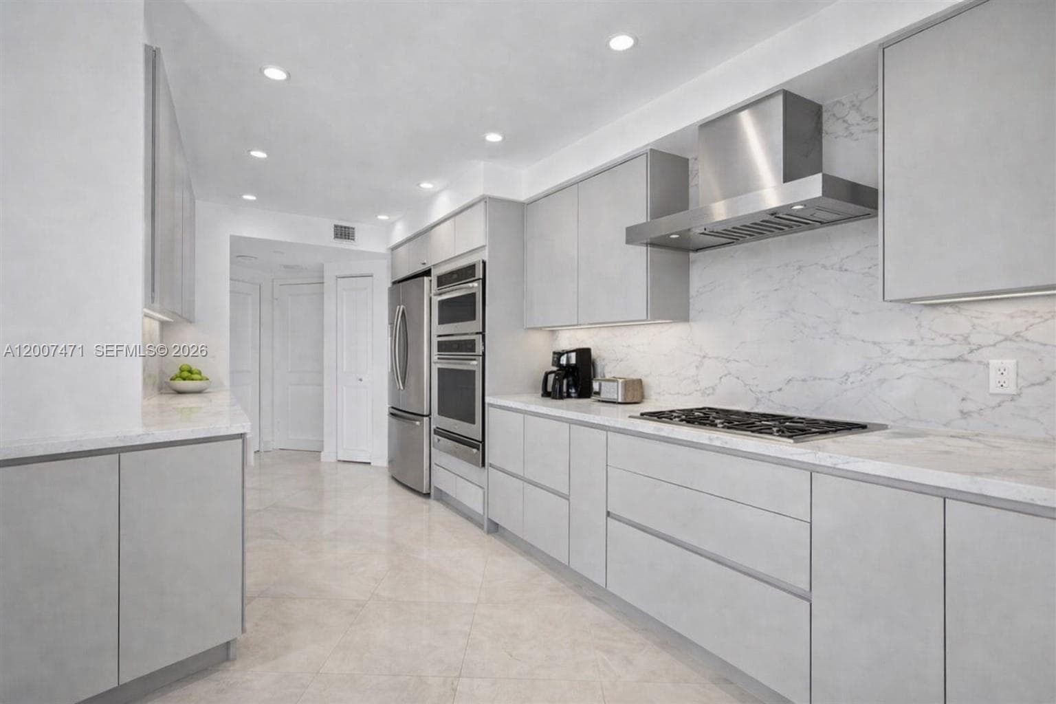 3000 Island Blvd 2305 photo 16