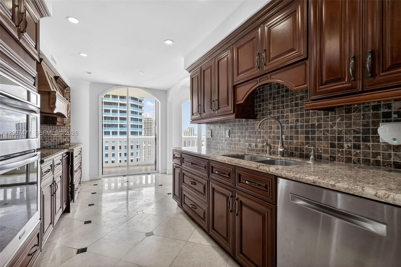 3000 Island Blvd 2305 photo 16