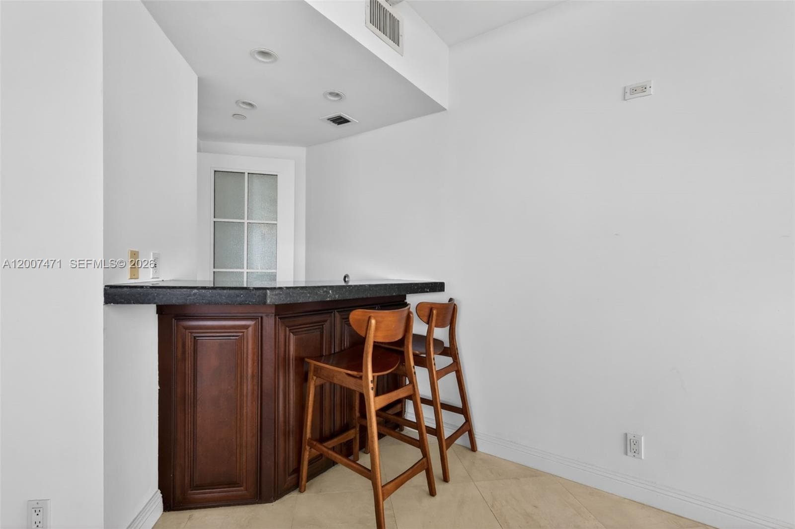 3000 Island Blvd 2305 photo 12