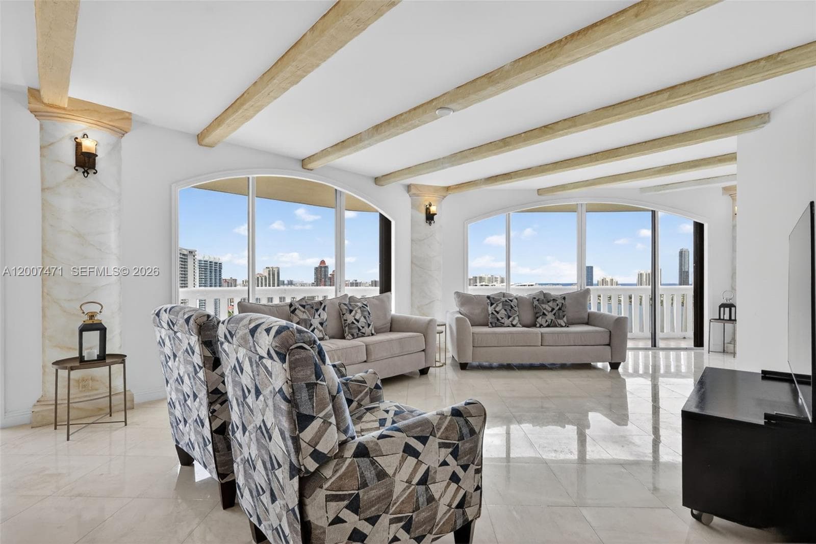 3000 Island Blvd 2305 photo 3