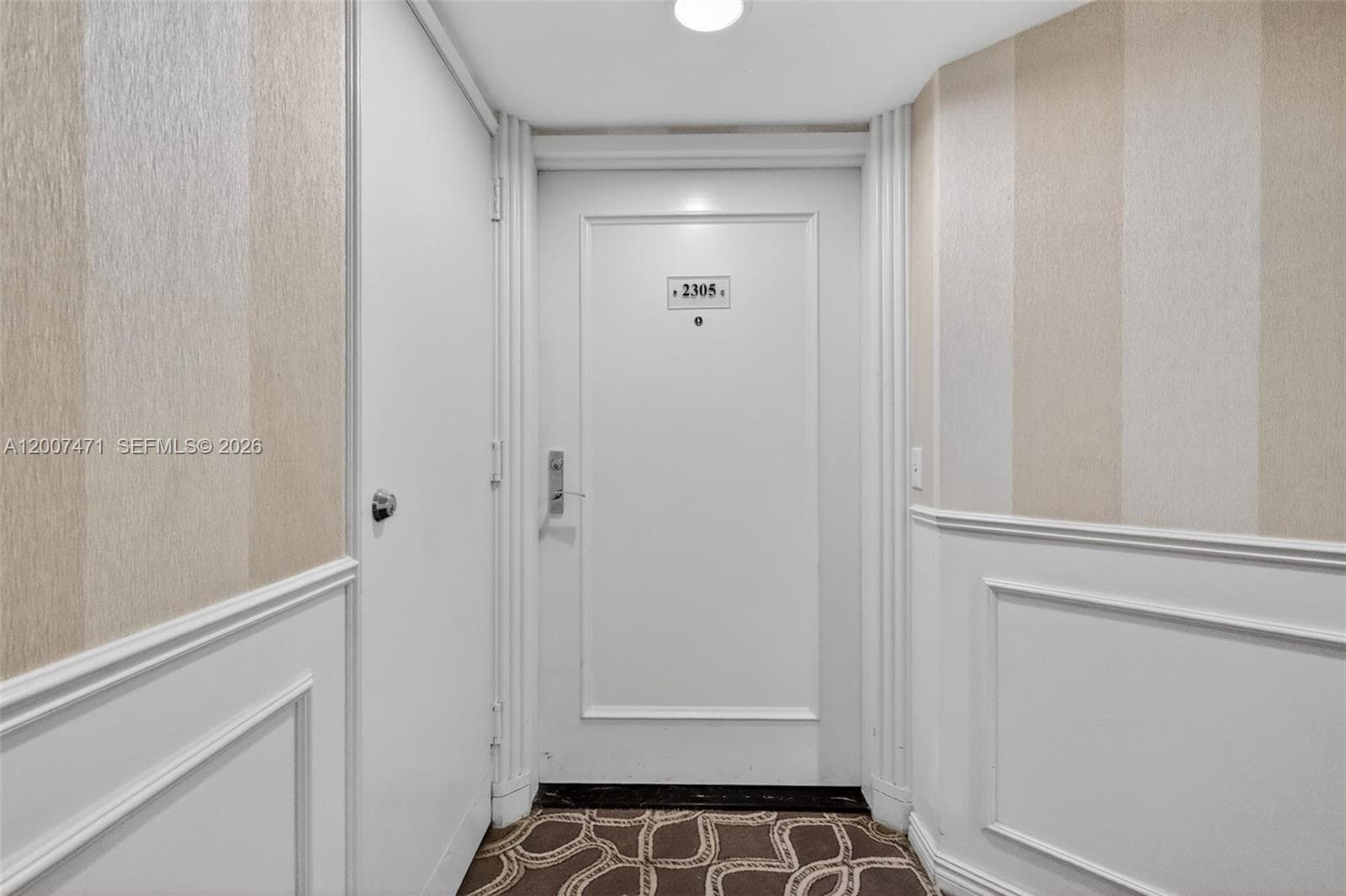 3000 Island Blvd 2305 photo 5