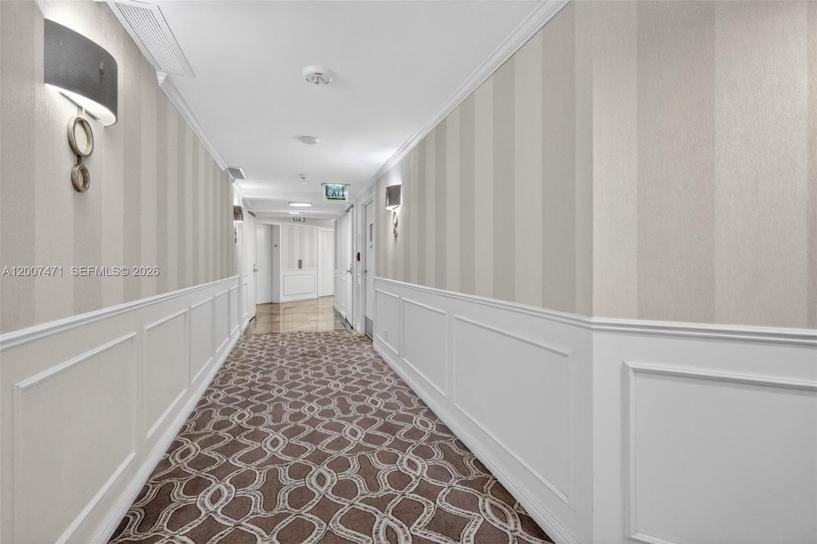 3000 Island Blvd 2305 photo 5