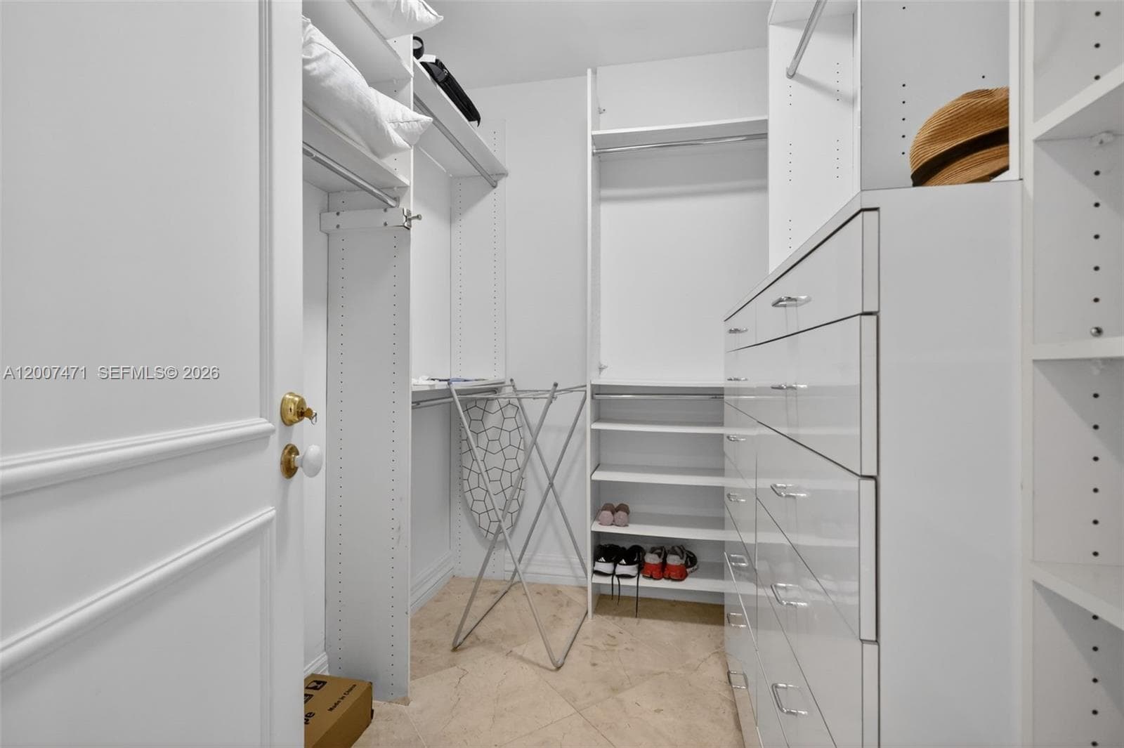 3000 Island Blvd 2305 photo 25