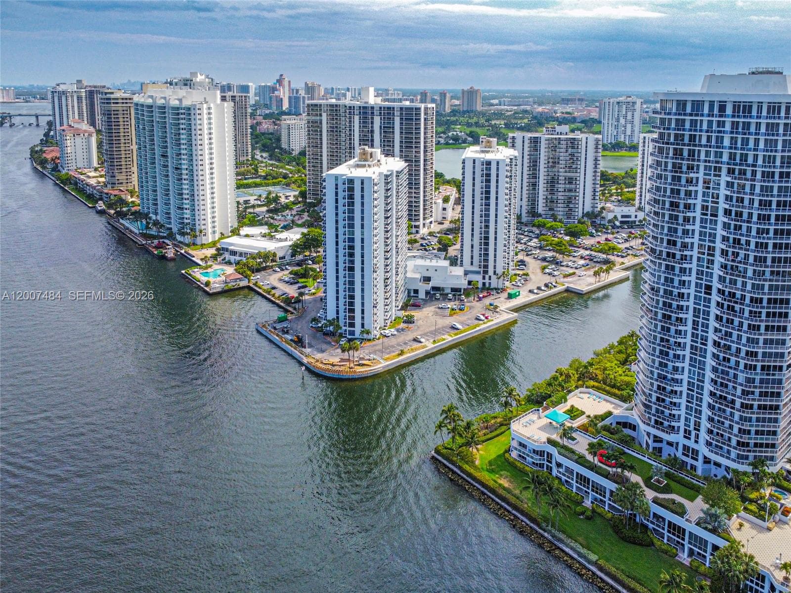 20505 Country Club Dr 931 photo 2