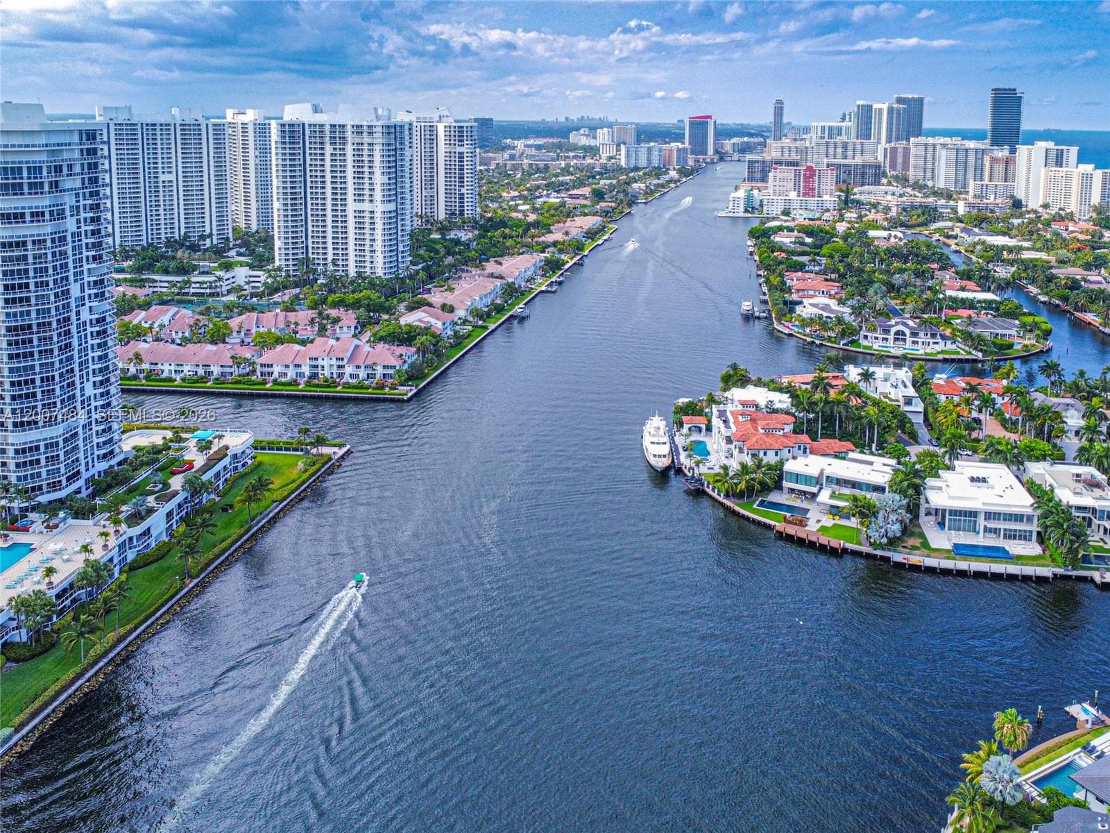 20505 Country Club Dr 931 photo 3