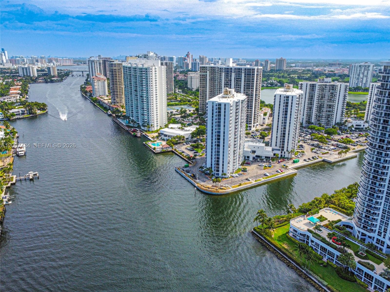 20505 Country Club Dr 931 photo 1