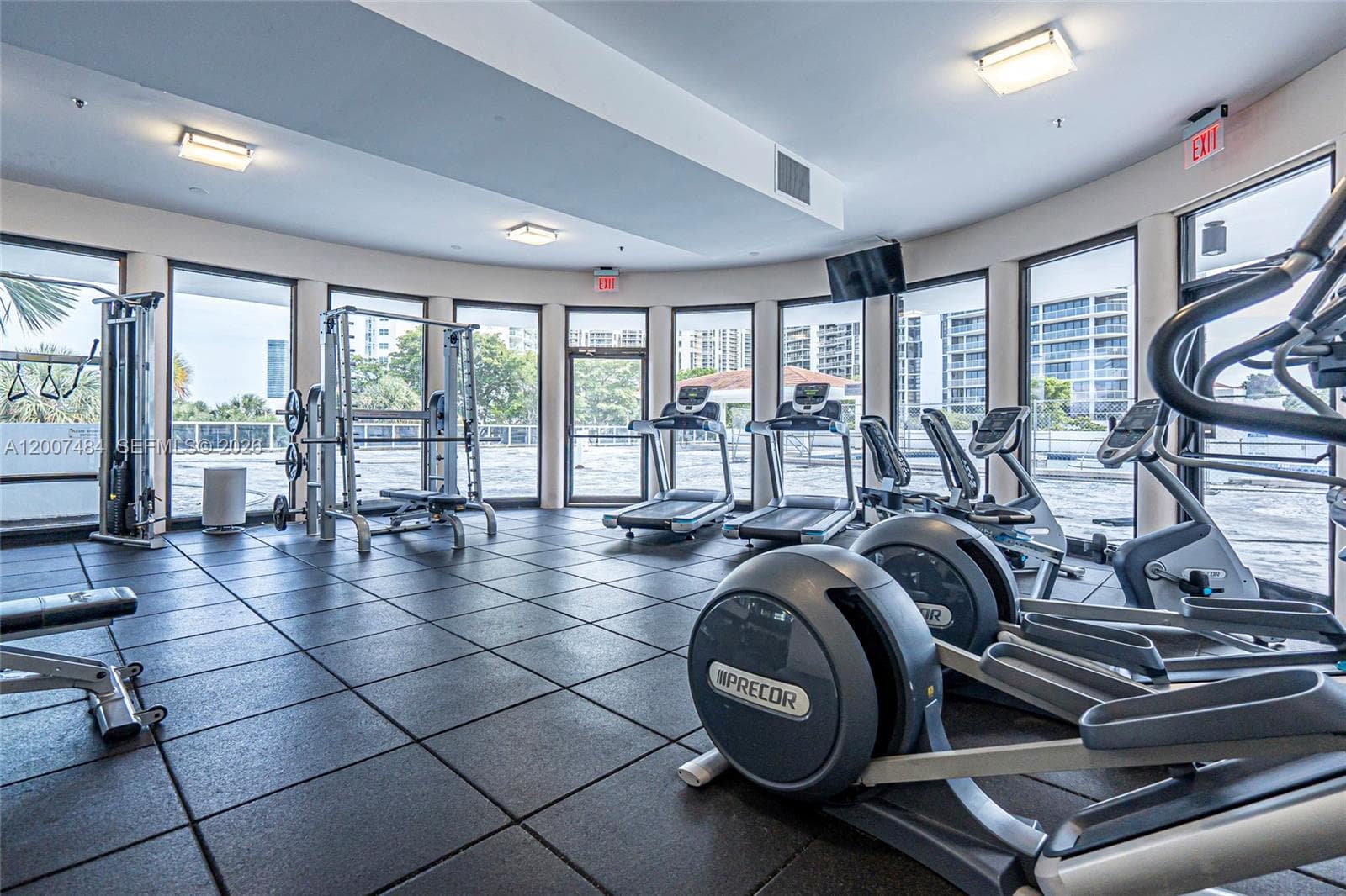 20505 Country Club Dr 931 photo 24