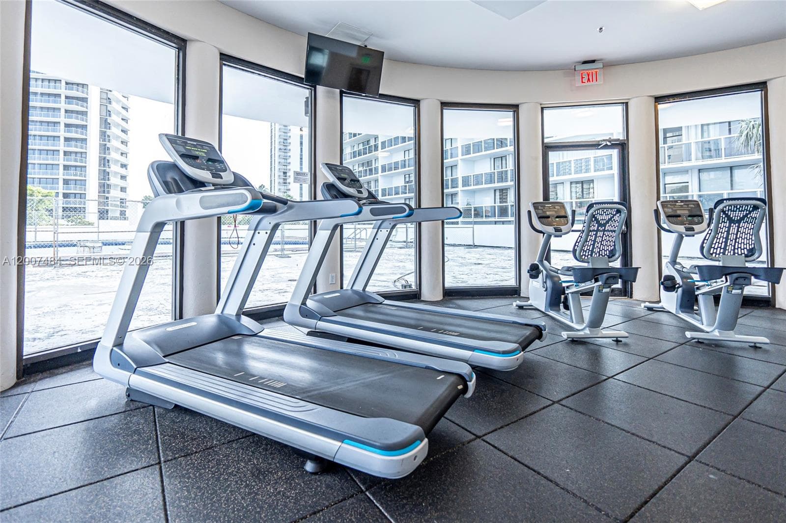 20505 Country Club Dr 931 photo 21