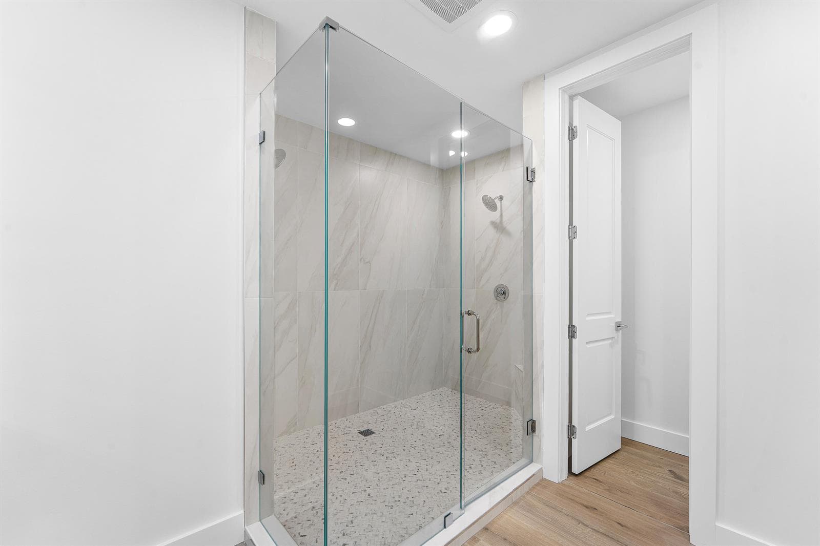 180 Lake Drive 2304 photo 12