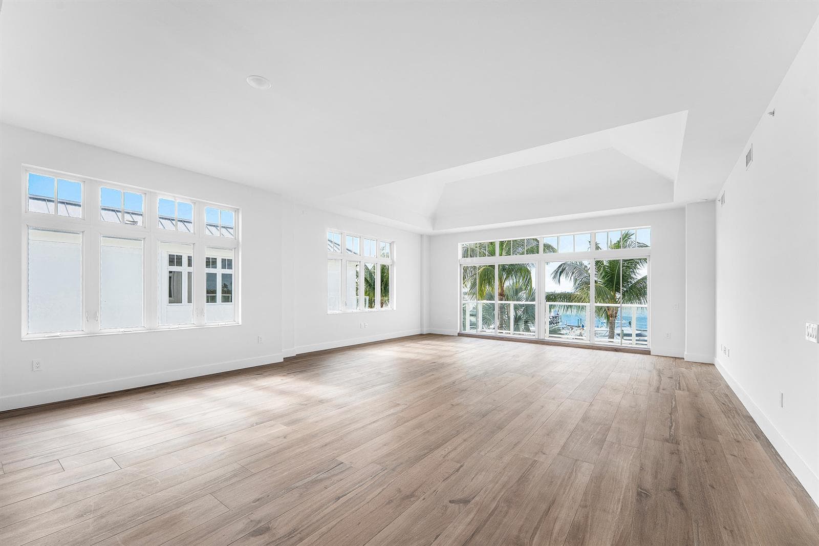 180 Lake Drive 2304 photo 7