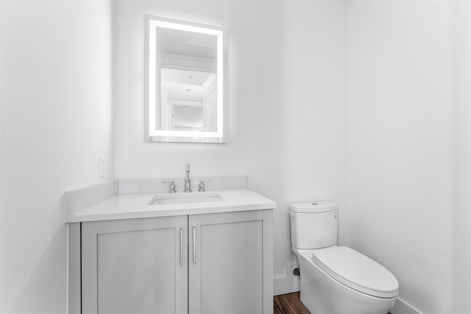 180 Lake Drive 2304 photo 20