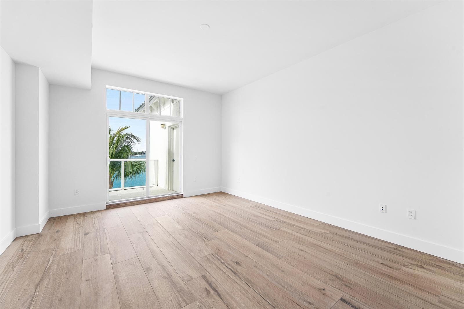 180 Lake Drive 2304 photo 10
