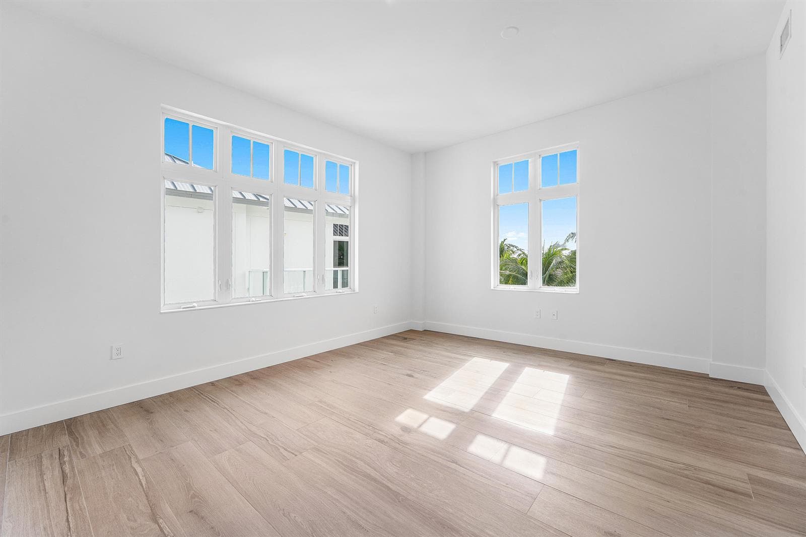 180 Lake Drive 2304 photo 14