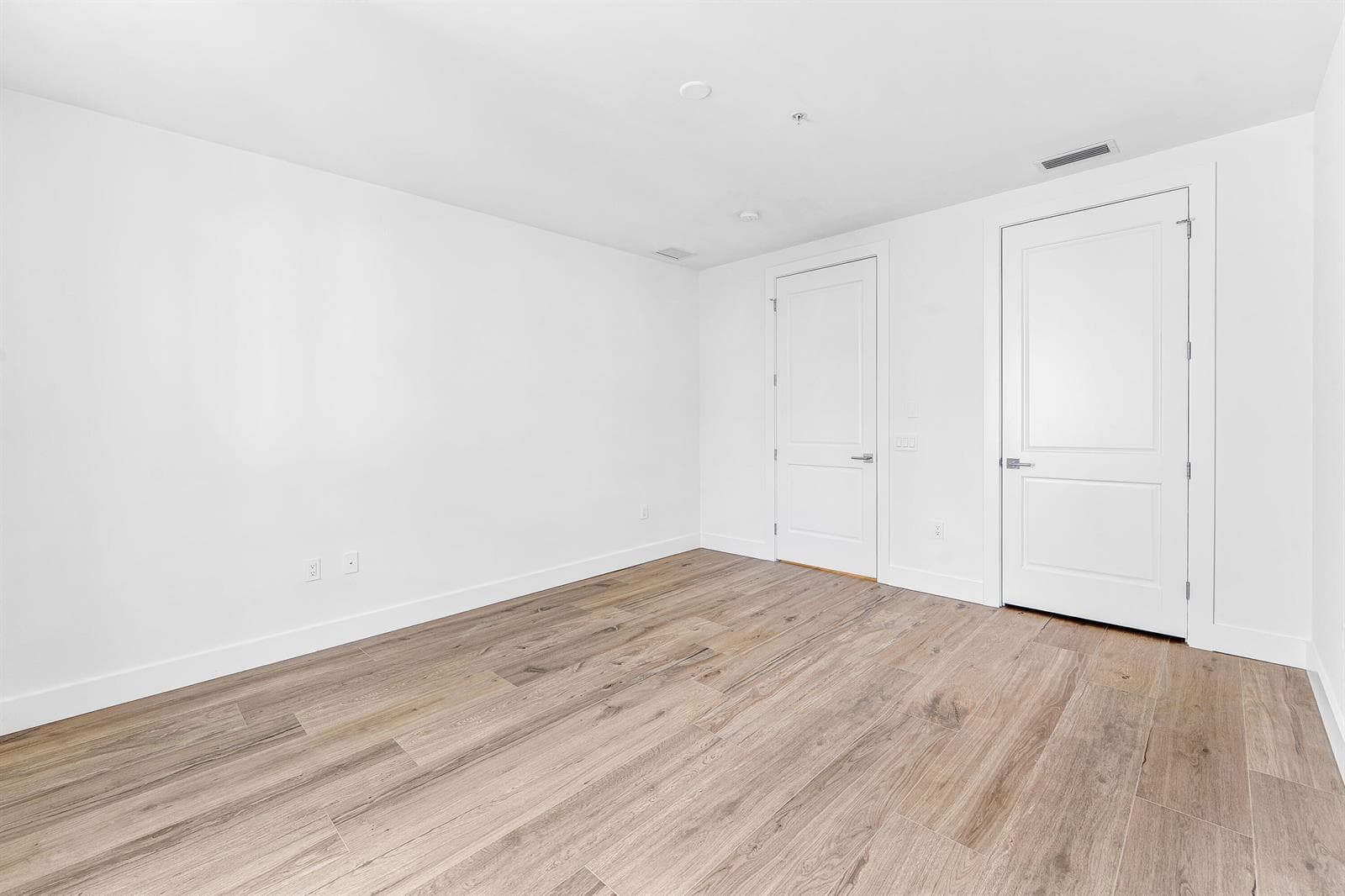 180 Lake Drive 2304 photo 19