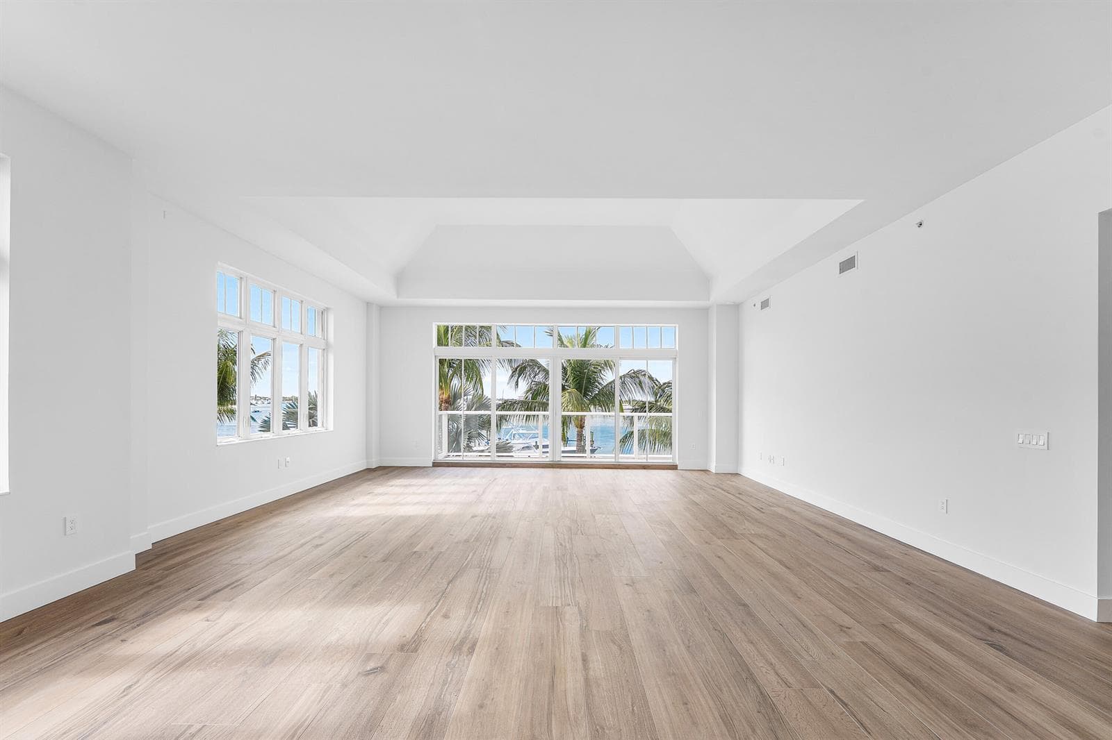 180 Lake Drive 2304 photo 8