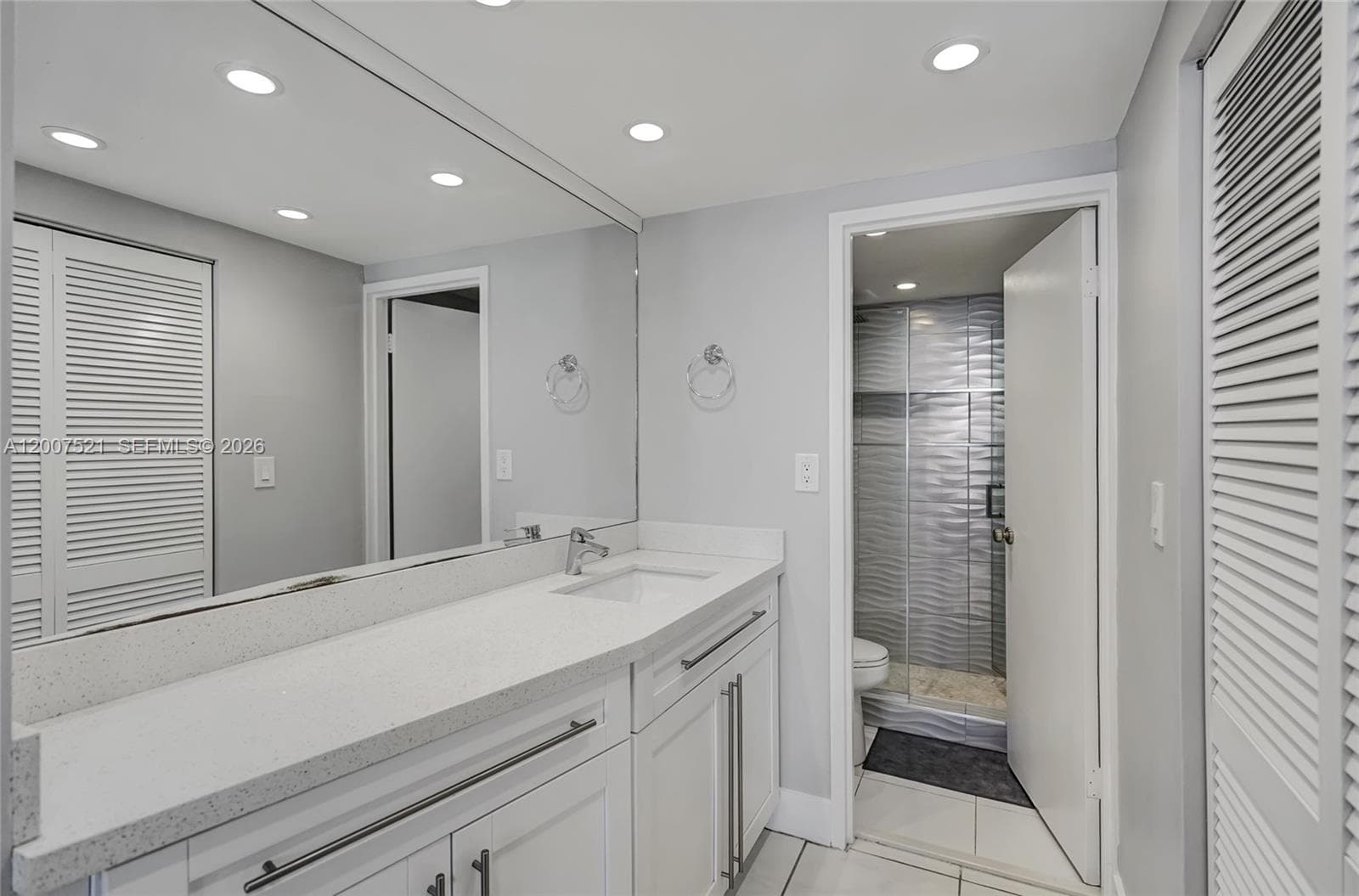 3725 S Ocean Dr 1519 photo 12