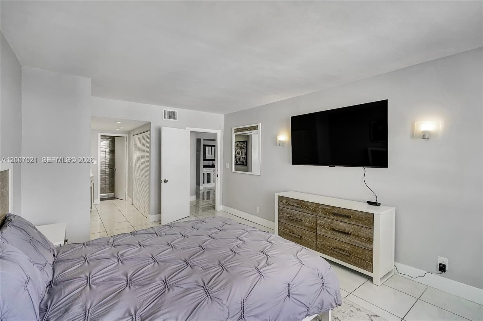 3725 S Ocean Dr 1519 photo 9