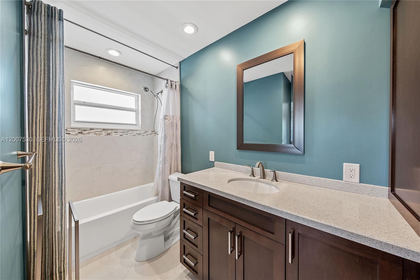 470 Paradise Isle Blvd 310 photo 16