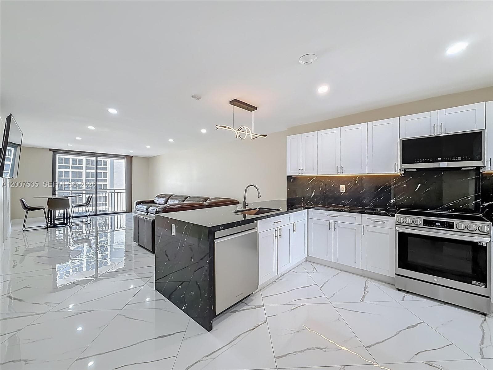 3100 48th St 507 photo 18