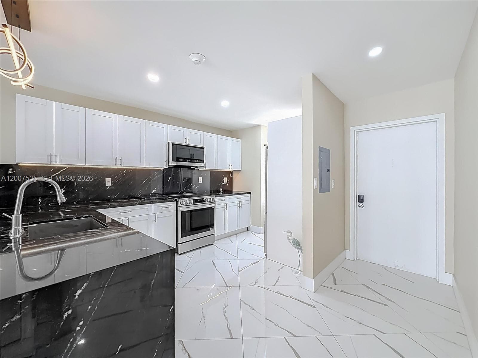 3100 48th St 507 photo 19