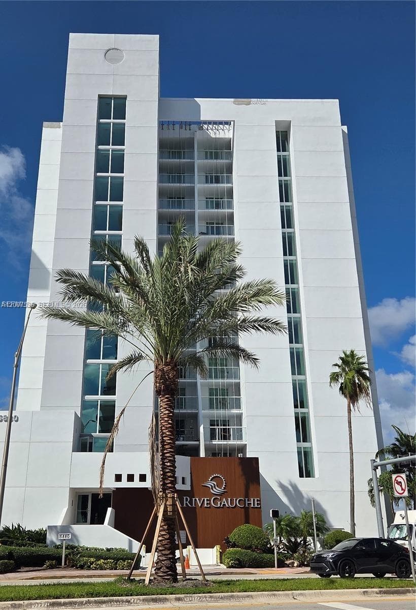 5880 Collins Ave 1006 photo 13