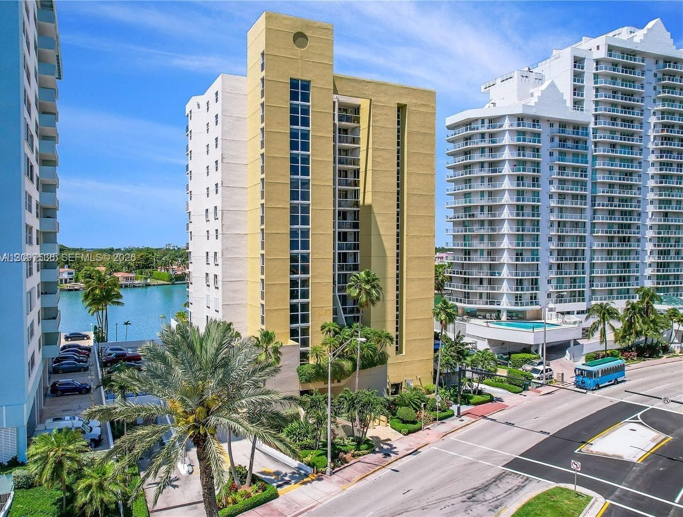 5880 Collins Ave 1006 photo 8