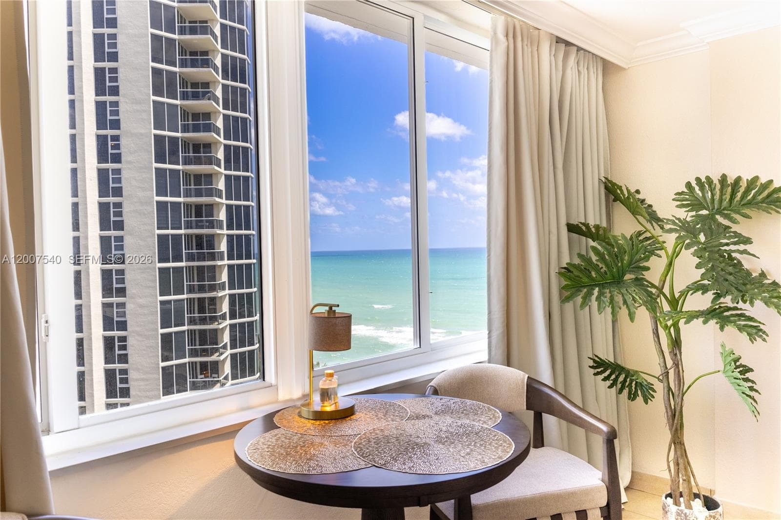 19201 Collins Ave 1123 photo 3