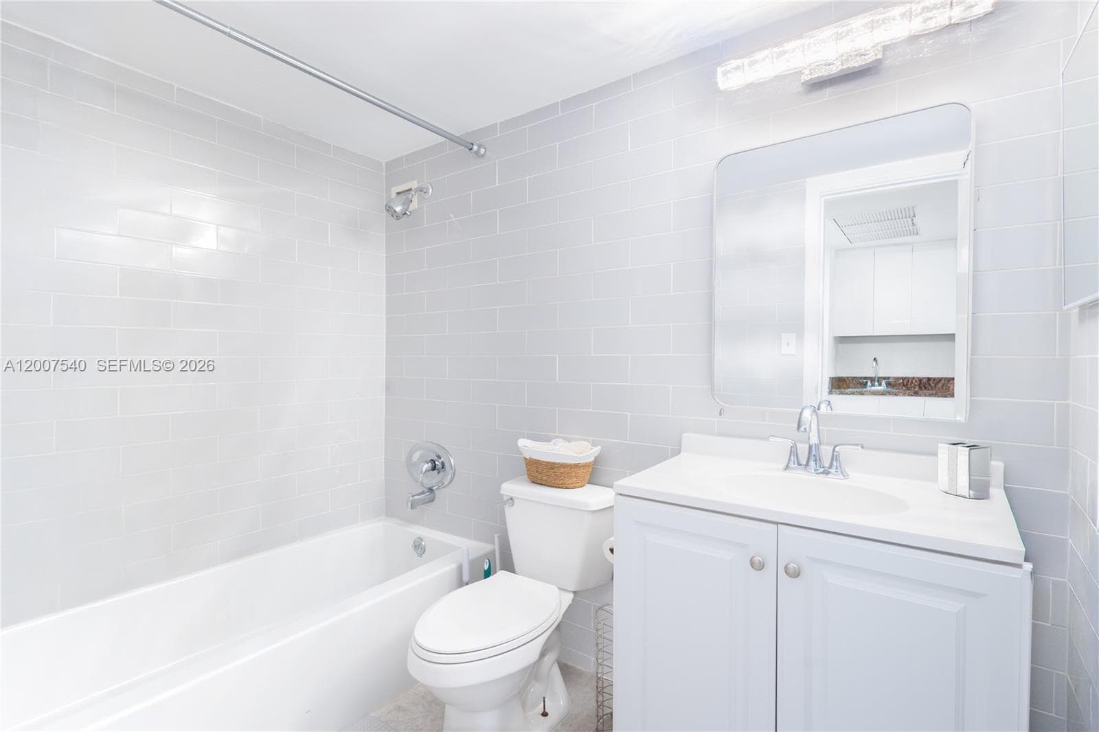 19201 Collins Ave 1123 photo 9
