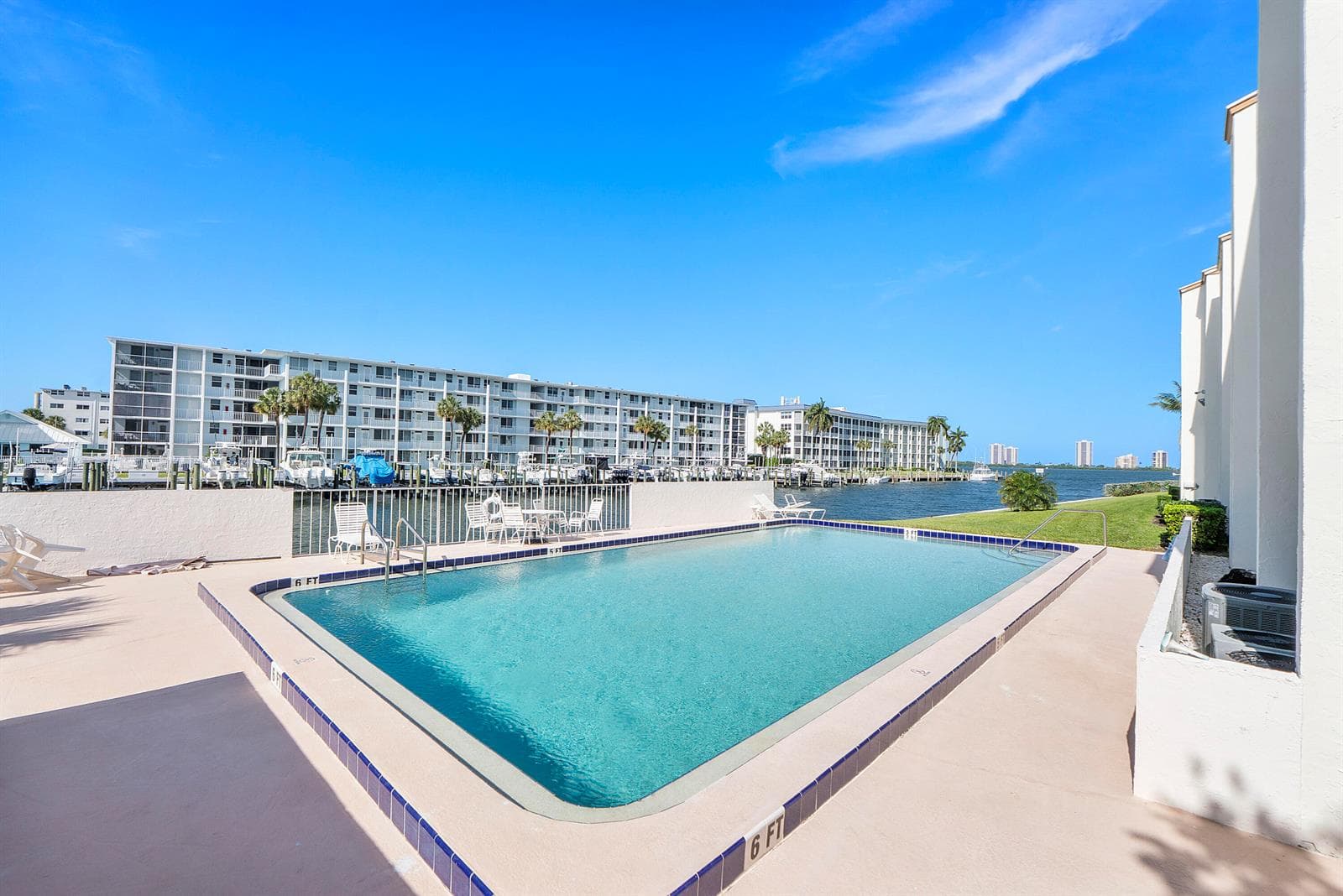 125 Shore Court 304a photo 11